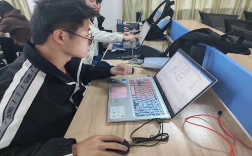 【学生风采】再次突破历史!24项省奖,11人挺进国赛,信智学子在蓝桥杯(电子组)中再创佳绩! 第 7 张 【学生风采】再次突破历史!24项省奖,11人挺进国赛,信智学子在蓝桥杯(电子组)中再创佳绩! 第 7 张