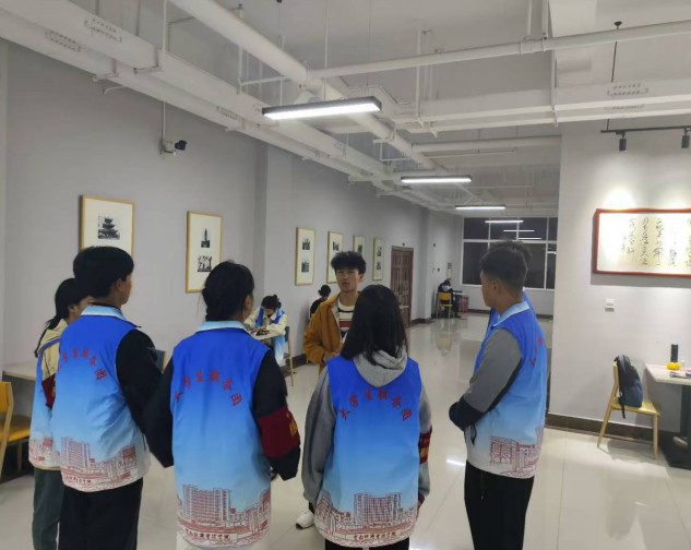 屏幕截图 2025-12-24 183202.png 屏幕截图 2025-12-24 183202.png