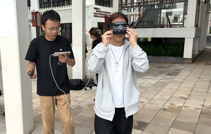 从理论到实操 校企携手为网媒学子插上无人机 “翅膀” 第 5 张 从理论到实操 校企携手为网媒学子插上无人机 “翅膀” 第 5 张